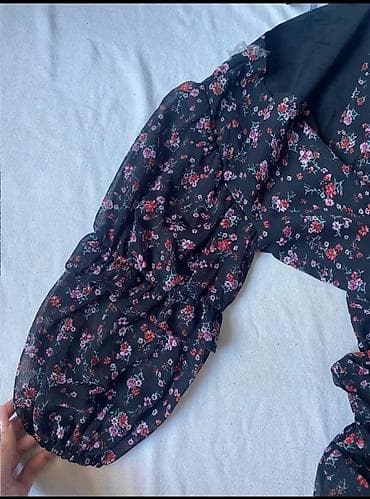 koja donlar: New Yorker den alınıb 38 azn e.satilir 20 azn .1defe geyinilib. Yayda — 2