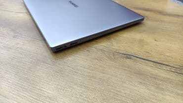 huawei matebook d15: AMD Ryzen 5, 14 " — 5