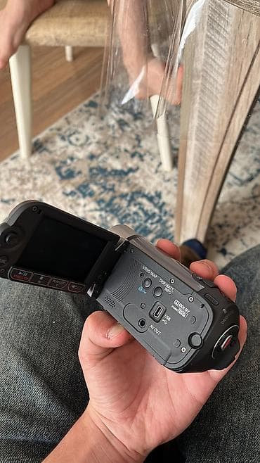 70d: Canon LEGRIA FS307 videokamera Xüsusiyyətlər: - 41x Advanced Zoom — 2