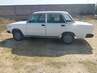 nissan satisi: VAZ 2107, ağ rəng, sedan gövdə. Klassik kvadrat dizayn, xrom ön — 3