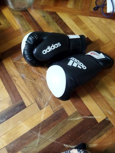 10 ölçü boks əlcəkləri islenmeyib