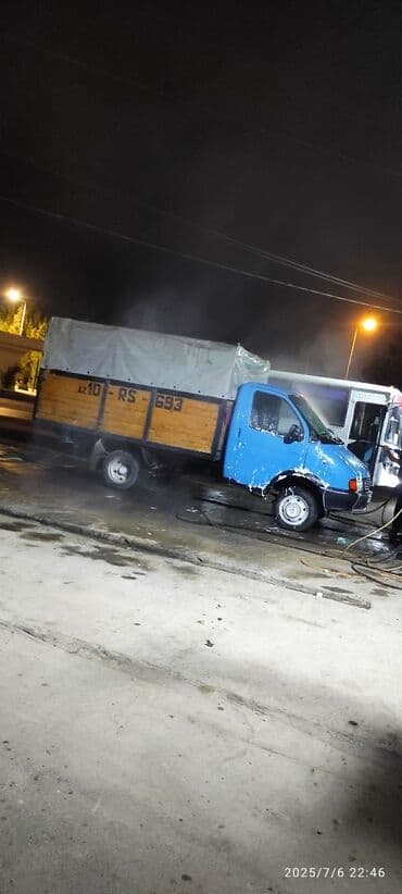 əllə çəkilmiş maşın şəkilləri: Mavi rəngli yük maşını, yüngül yüklərin daşınması üçün istifadə olunan — 1