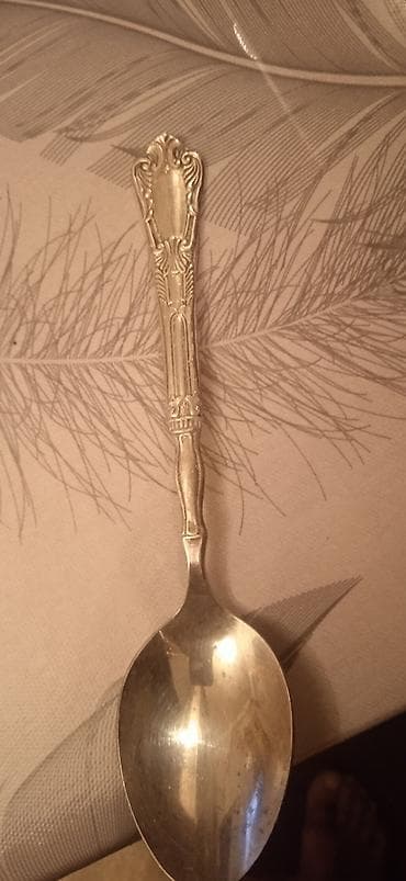 qaşiqlar: Məhsul: Qədimi dizaynlı metal qaşıq Təsvir: - Material: gümüşü rəngli — 1