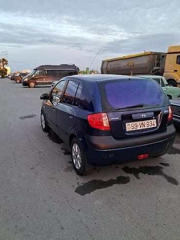 avtomobil ehtiyat hisseleri kreditle: Hyundai Getz, göy rəng, 5 qapı, hetçbek. Texniki və xüsusiyyətlər: - — 6