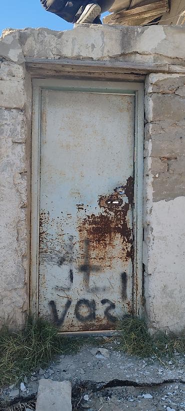 xan cinarı: Metall qapı – ağır, möhkəm konstruksiya GEDIMI KOHNE AGIR QAPIDI,UPD — 1