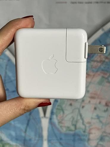 iphon xr: Apple 70W USB‑C Power Adapter (Model A2518) - Güc: 70W - Port: USB‑C — 2
