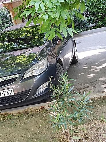 Opel Astra: 1.4 l | 2010 il 35000 km Hetçbek