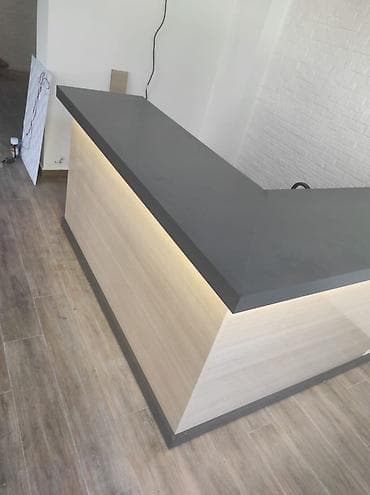 tankda mebel fabrikləri: Resepsiyon/qarşılama stolu – L formalı, işıqlı - Dizayn: L formalı — 1