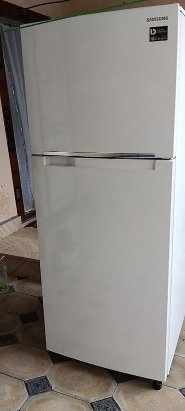 metbex soyuduculari: 2 qapılı Samsung Soyuducu Satılır, rəng - Ağ, Təkərli — 9