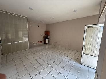 aff mall kiraye ofis: İcarəyə verilir: kiçik kommersiya/servis sahəsi - Açıq planlı otaq — 1