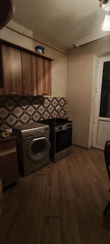 ev alqi satqis: Təcili 2 nəfər bəy axtarılır 1 otağda 2 nəfər qalacaqlar xalqlar — 3