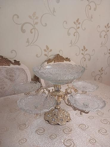 Zərif dizaynlı çoxmərtəbəli meyvə və şirniyyat qabı - Material: Şüşə