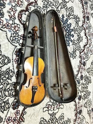 Fleytalar: Məhsul: Skripka dəsti Təsvir: - Klassik tam ölçülü skripka (4/4 — 2