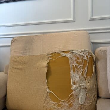 Комплекты диванов и столов: Açıq bej rəngli divan.həm künc həm düz istifadə etmək mümkündür.Düz — 4