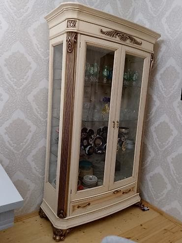 Klassik üslubda vitrin şkaf - Material: MDF/taxta konstruksiya, ön və — 2