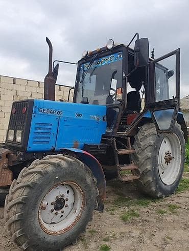 Сельско-хозяйственное оборудование: Belarus 892 təkərli traktor Texniki xüsusiyyətlər və komplektasiya: - — 3