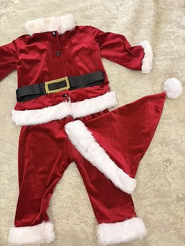 Santa klaus ve Batman kostyumu 2 yaşa uyğun. Her biri 20 AZN. 1 defe — 2