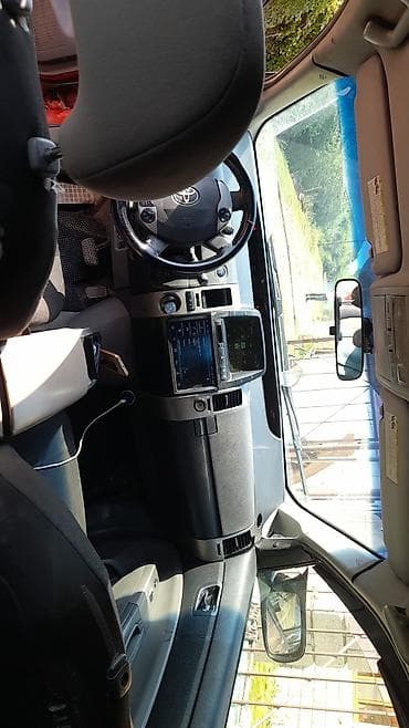 led stop: Toyota Prius (2-ci nəsil) – qırmızı hetçbek, hibrid Texniki — 4