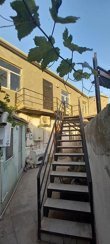 Qarajlar: Keşlə qəs. 6 otaqlı, 140 kv. m — 1