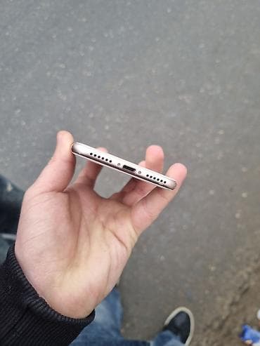 zeng sesi: IPhone 8, Qızılı — 7