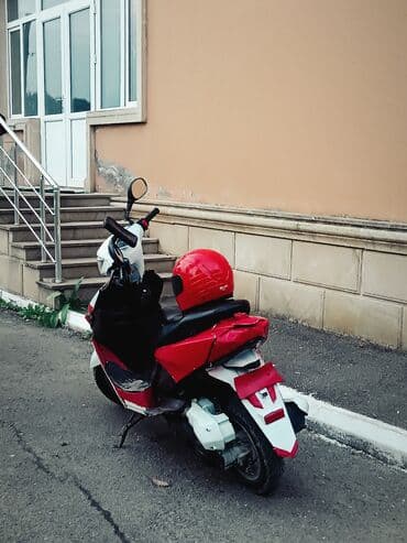 BYD: Moon - MONN, 50 sm3, 2022 il, 4400 km — 2