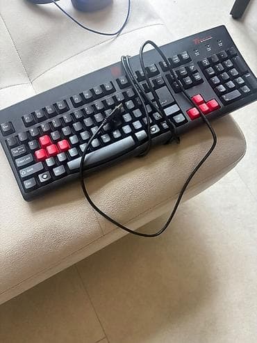 simli: Tt eSPORTS (Thermaltake) simli oyun klaviaturası - Tam ölçülü — 1