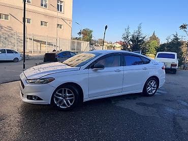 elantra baqaj: Ford Fusion sedan – ağ rəng, 4 qapı, 5 yerlik. Əsas xüsusiyyətlər: - — 5