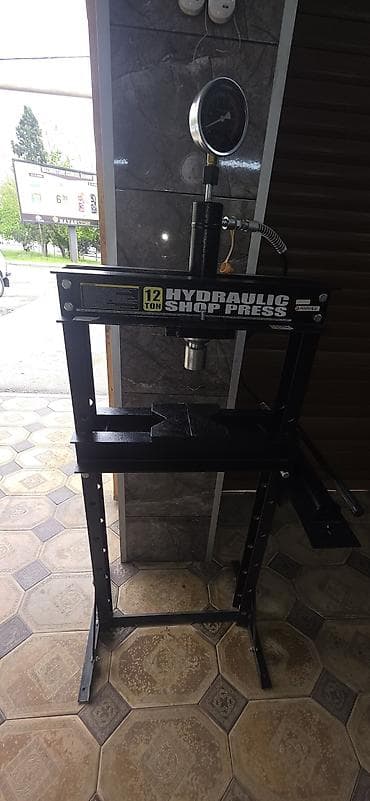 2 tonluq su cəni qiyməti: 12 tonluq hidravlik pres – mağaza/ustaxana üçün Xüsusiyyətlər: - Yük — 2