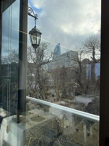 astara kirayə: Panoram pəncərəli, dəniz və şəhər mənzərəli restoran məkanı - Yüksək — 7