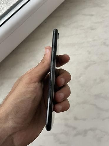 iphone 7 s ikinci el: IPhone 7, Jet Black, Barmaq izi — 4