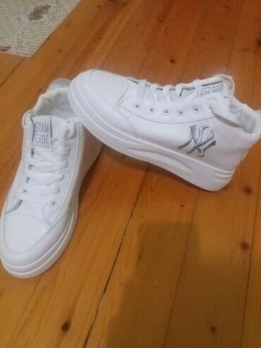 Ölçü: 40, rəng - Ağ, Yeni