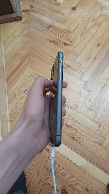 apple mouse: IPhone 11, 128 GB, Black Titanium — 1