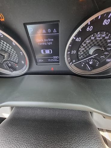 nk 150: Hyundai Elantra: 2 l | 2019 il Sedan — 8
