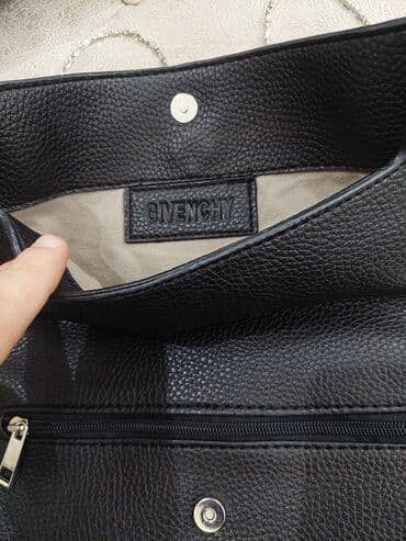 Bentley: Çiyin çantası, Givenchy — 4