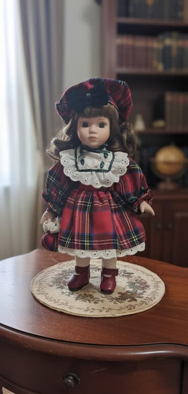 taxta oyuncaqlar: Çini kukla 15 sm qutusu varİngiltərə istehsalı — 1