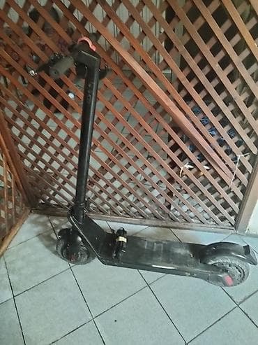 elekt: Elektrik skuter – qara rəng - Şəhər içi rahat hərəkət üçün kompakt — 3