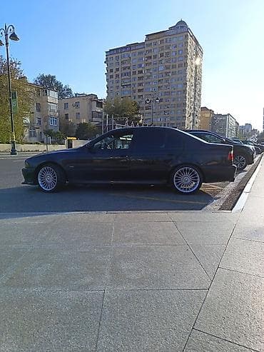 ford transit farsunka: BMW 5 series: 2.5 l | 2001 il Sedan — 4