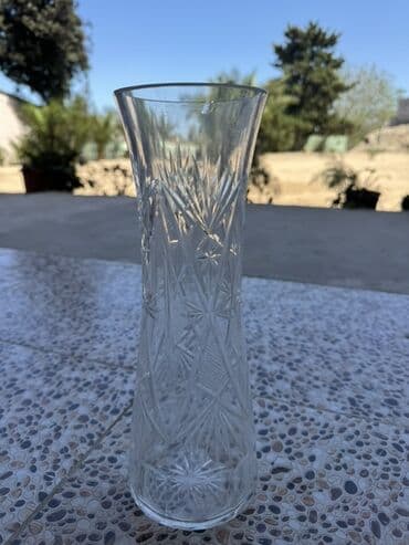 neman xrustal instagram: Bir vaza, Xrustal — 1