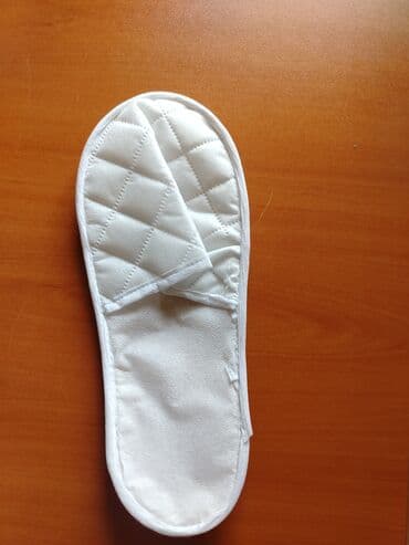 сдам контейнер на ортосайском рынке: Yesikler her novde. Oteller ucun parca ayaqqabi yeni şəpiy. Veşilka — 22