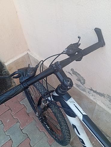 idman ve hobbi: SAFT dağ velosipedi - Çərçivə: Alüminium ərintisi, qara-ağ rəng — 2