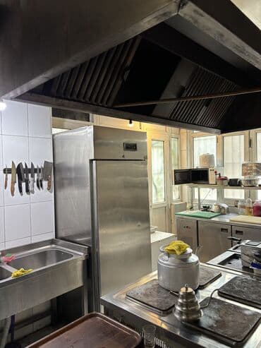 столовая в аренду: İçəri şəhər📍 Tam təmirli Restoran icarəyə verilir Ümumi 150 kv sahəsi — 8