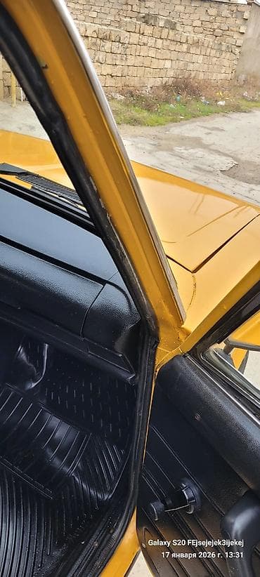 bmw satis: VAZ 2106, sarı rəngli sedan Müəssisə: VAZ Model: 2106 (klassik — 9