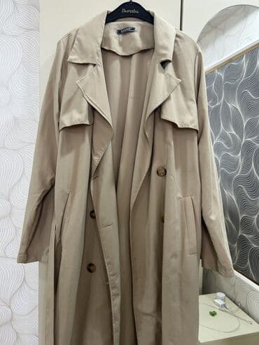 Bej rəngli uzun trençkot - Brend: Hakke (etiketdə göstərilib) -
