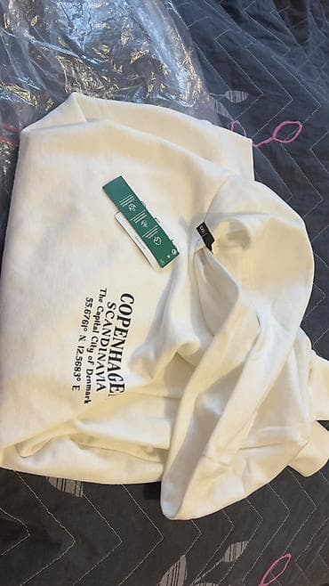 Ağ rəngli kapüşonlu svitşört (hoodie) Üzərində “Copenhagen –