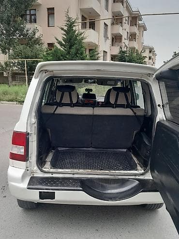07 salon: Mitsubishi Pajero: 2 l | 2001 il 362184 km Ofrouder/SUV — 9