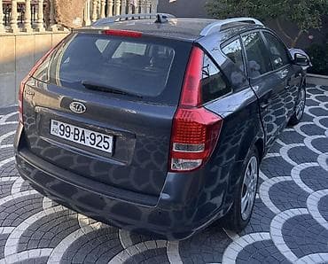 chat satisi: Kia Cee’d SW (universal), tünd boz rəng. - Gövdə tipi: universal (SW) — 7