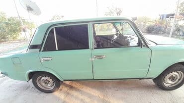 avtomobil cexolları: Model: VAZ 2101 “Jiquli” Kuzov: sedan, 4 qapı Rəng: açıq yaşıl Nömrə — 1