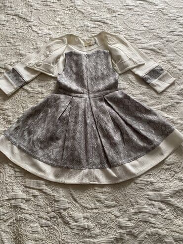 uşaq ucun donlar: Paltar 3,4 yaş,2,3 dəfə geyinilib,əla vəziyətdədir,40 azn alınıb — 4