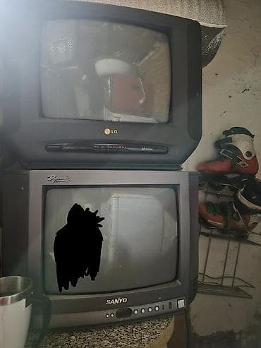 lg: Televizor Kohne. Islekdir, problemi yoxdur. Ekrandaki qara sey, orda — 1