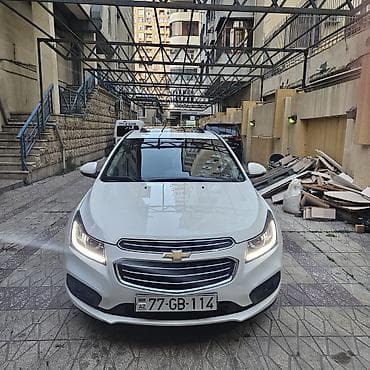 Chevrolet Cruze LTZ sedan - Kuzov: sedan, ağ rəng - Komplektasiya